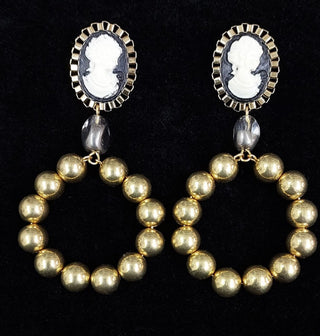 GOLDEN PEARL VICTORIA EARRINGS (RJE1201) image 1