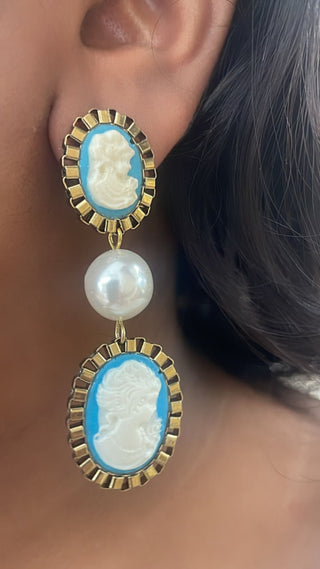 Bridgerton Duo Gold Cameo Earrings